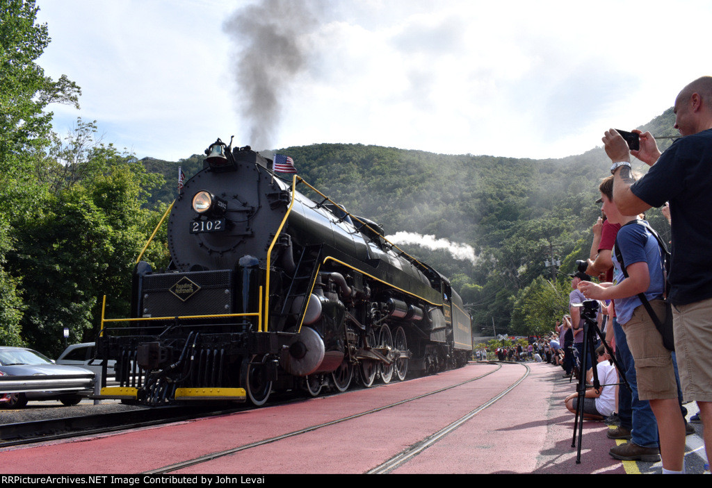 Now the R&N # 2102 leads its train into Jim Thorpe Station to take passengers back to Reading Outer Station